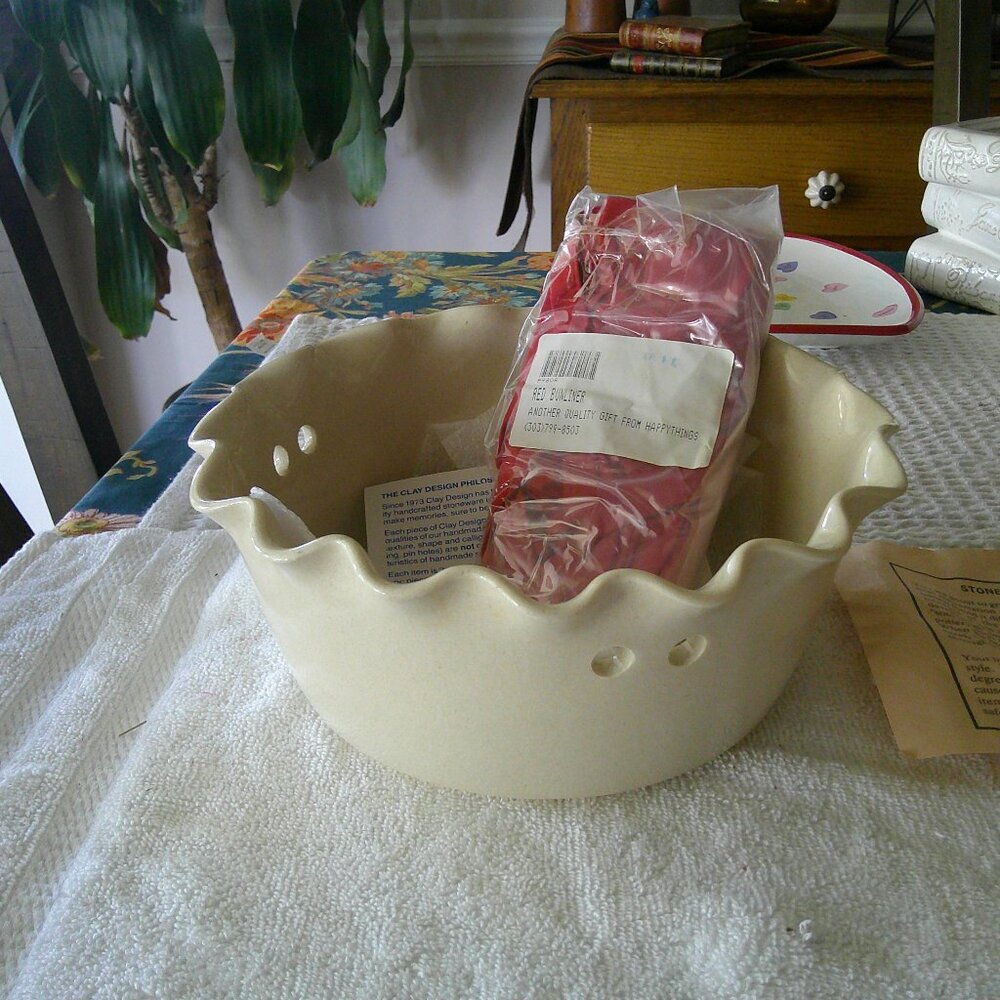 Clay Pen Pottery Bread Warmer/Casserole Pottery